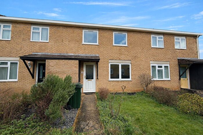 2 Bedroom Terraced House To Rent In Ploughley Close, Kidlington, OX5