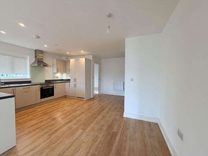2 Bedroom Apartment To Rent In Holmbush Mews, Faygate, Horsham, RH12