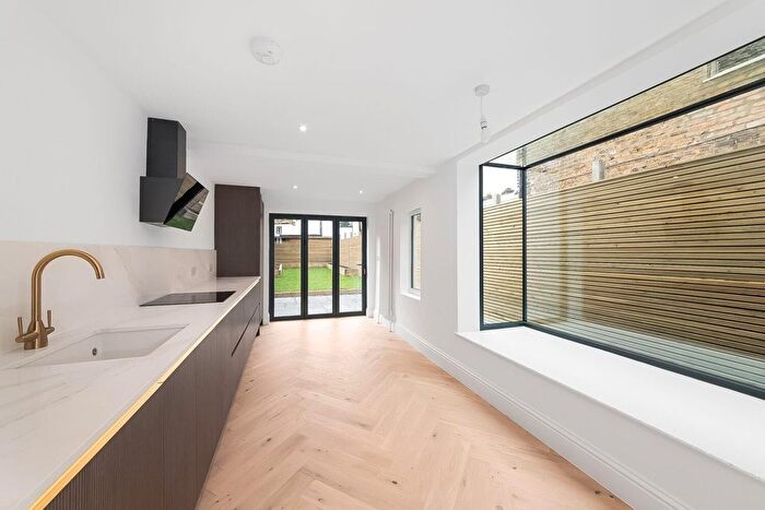 3 Bedroom Property For Sale In Nutcroft Road, Peckham, London, SE15