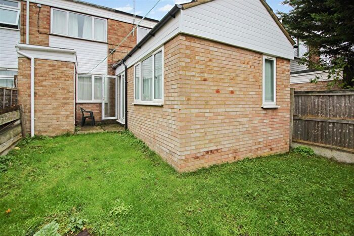4 Bedroom End Of Terrace House To Rent In Downs Road, Canterbury, CT2
