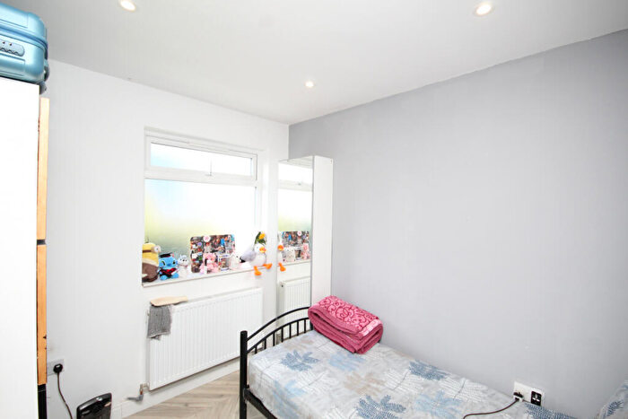 2 Bedroom Maisonette To Rent In Harley Close, Wembley, Middlesex, HA0