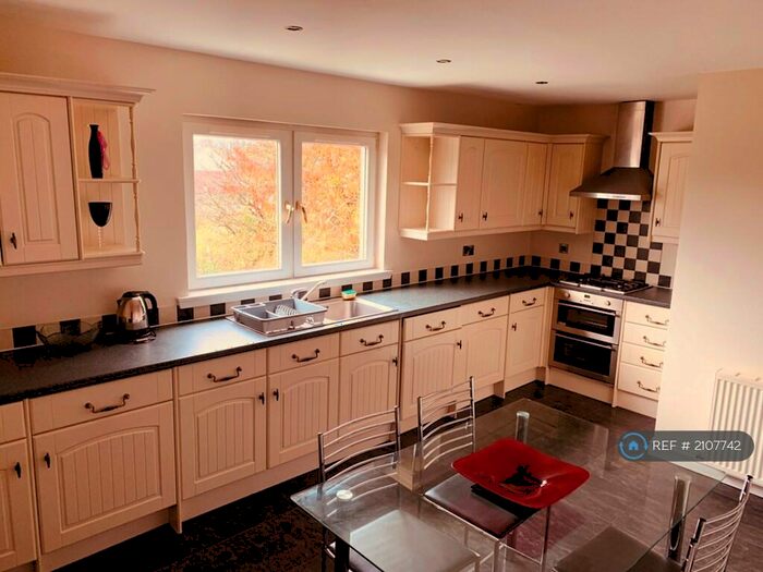 2 Bedroom Flat To Rent In High Street, Kinross, KY13