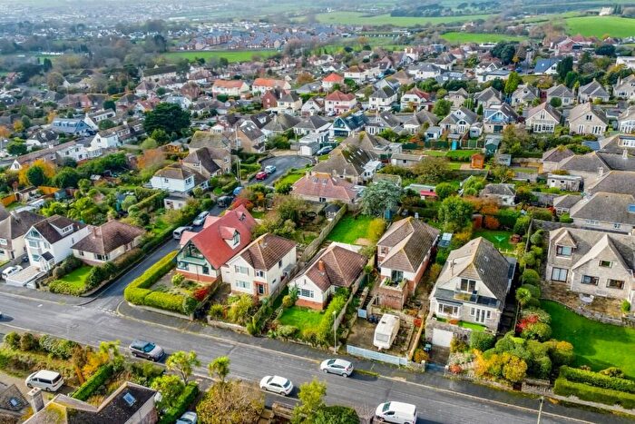 2 Bedroom Detached Bungalow For Sale In Bay Crescent, Swanage, BH19 - Photo 3