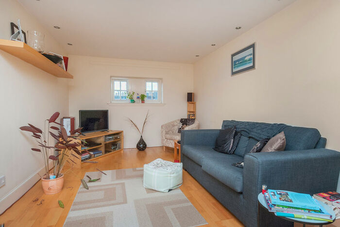 2 Bedroom Flat To Rent In Couper Street Edinburgh United Kingdom, EH6