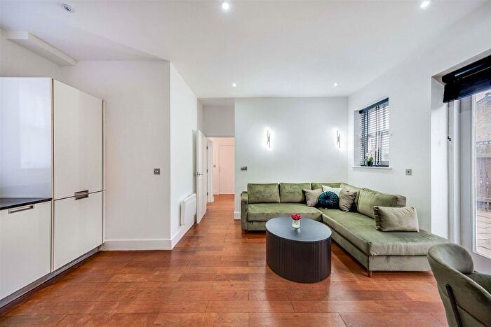 1 Bedroom Property To Rent In Hazlewood Mews, London, SW9