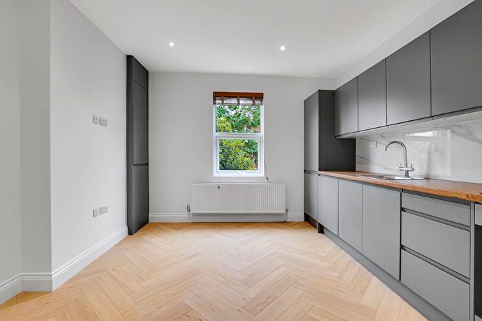 1 Bedroom Flat To Rent In Calais Street, Lambeth, London, SE5