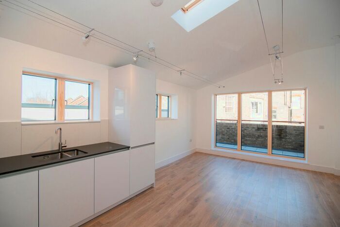 2 Bedroom Flat To Rent In Ironmongers Mews, Barnes, London, UK SW13