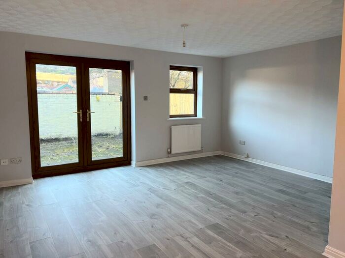 3 Bedroom House To Rent In Island Mews, Port Talbot, SA13