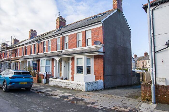 4 Bedroom End Terrace House For Sale In West Terrace, Penarth, CF64