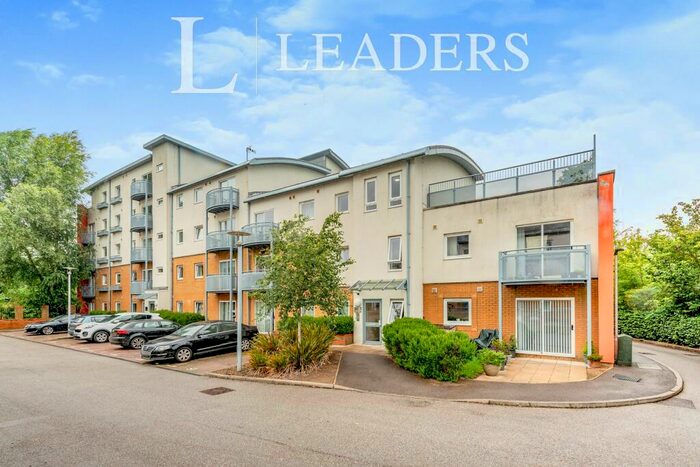 2 Bedroom Apartment To Rent In Trafalgar Gardens, Three Bridges, RH10