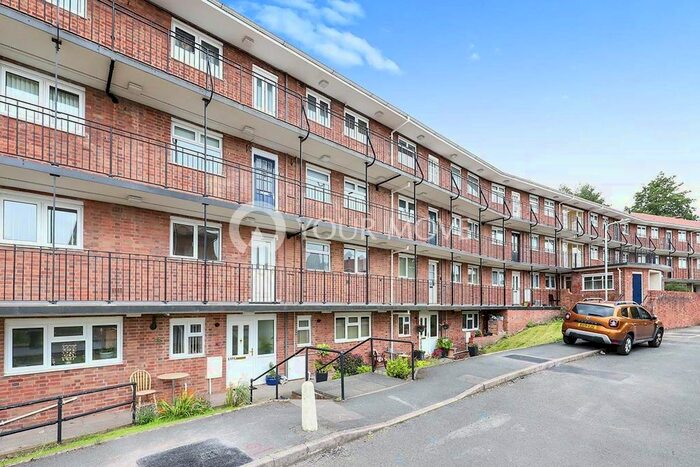 2 Bedroom Flat To Rent In Merridale Road, Wolverhampton, WV3