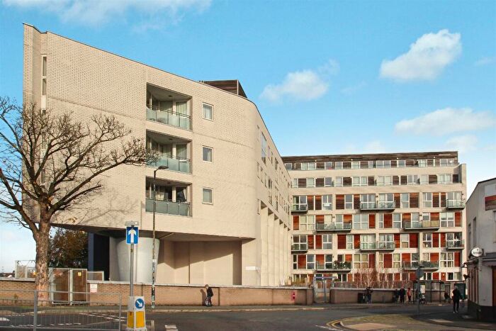 2 Bedroom Apartment To Rent In Broad Road, Sale, M33