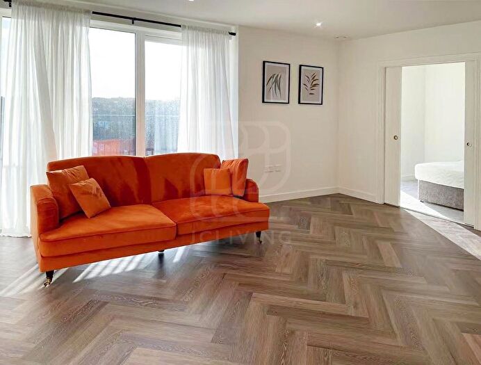 3 Bedroom Flat To Rent In Bower House, London, NW9