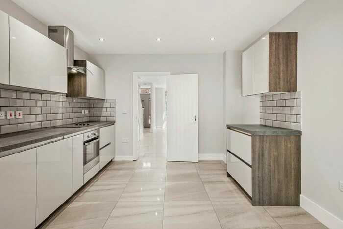 3 Bedroom Property To Rent In Tennyson Road, Stratford, E15