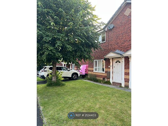 3 Bedroom Semi-Detached House To Rent In Chiffon Way, Salford, M3