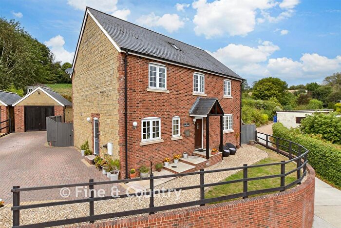 5 Bedroom Detached House For Sale In Main Road, Chillerton, PO30