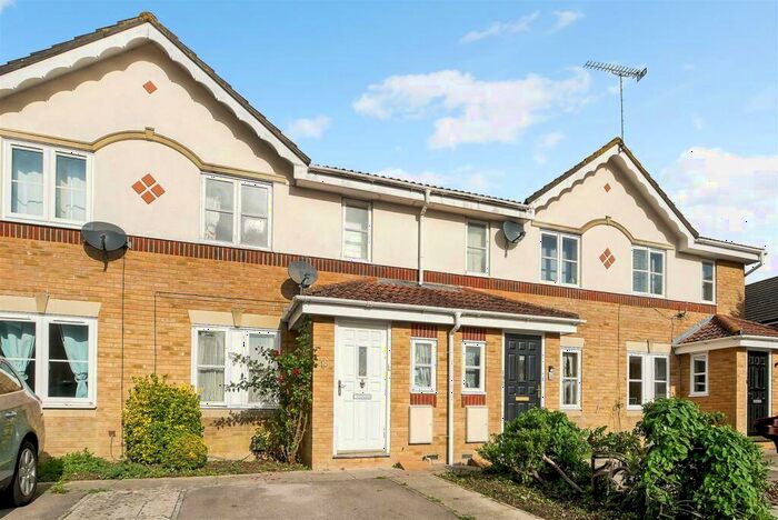 2 Bedroom Semi-Detached House To Rent In Harvester Close, Chichester, PO19