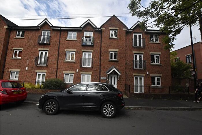 2 Bedroom Apartment For Sale In Abbots Mews, Leeds, West Yorkshire, LS4
