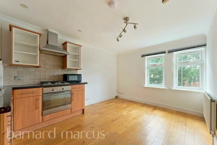 2 Bedroom Apartment To Rent In Station Approach, Stoneleigh, Epsom, KT19