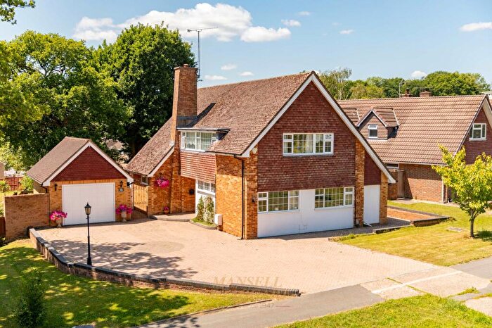 5 Bedroom Detached House For Sale In Buckswood Drive, Crawley, RH11