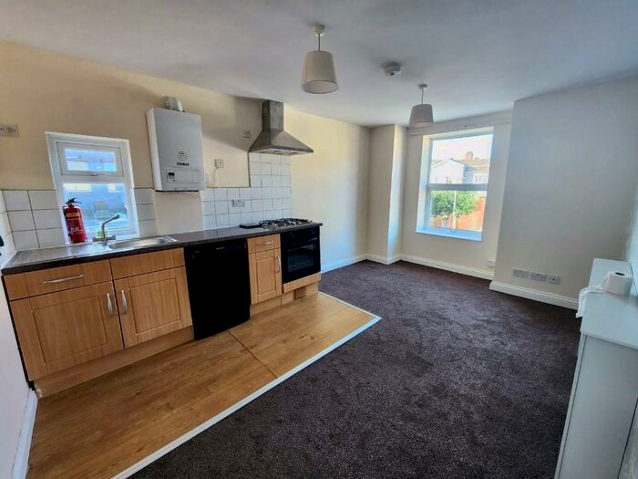 1 Bedroom Flat To Rent In Flat, , Saville Road, Blackpool, Lancashire, FY1