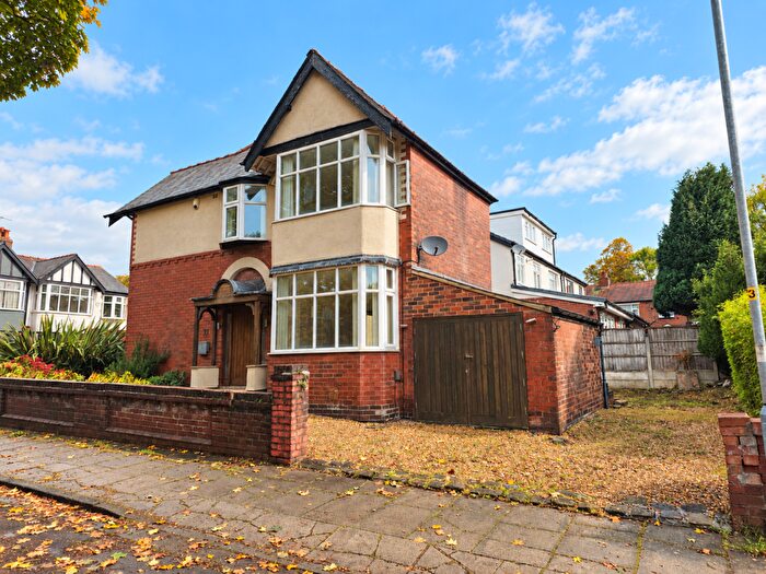 3 Bedroom Detached House To Rent In Chassen Road, Bolton, BL1
