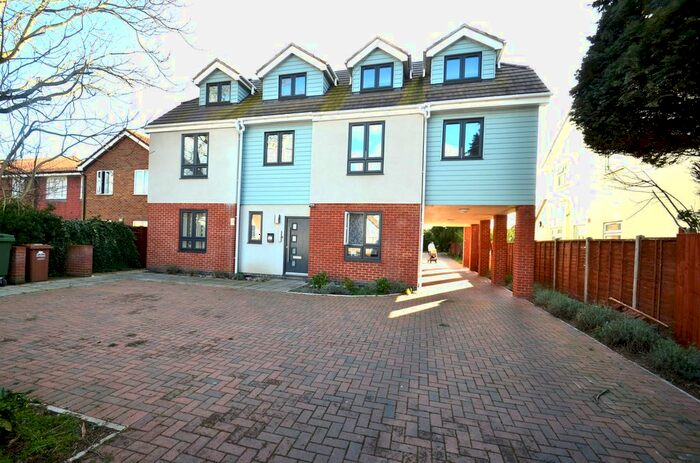 2 Bedroom Flat To Rent In Staines Road West, Ashford, TW15