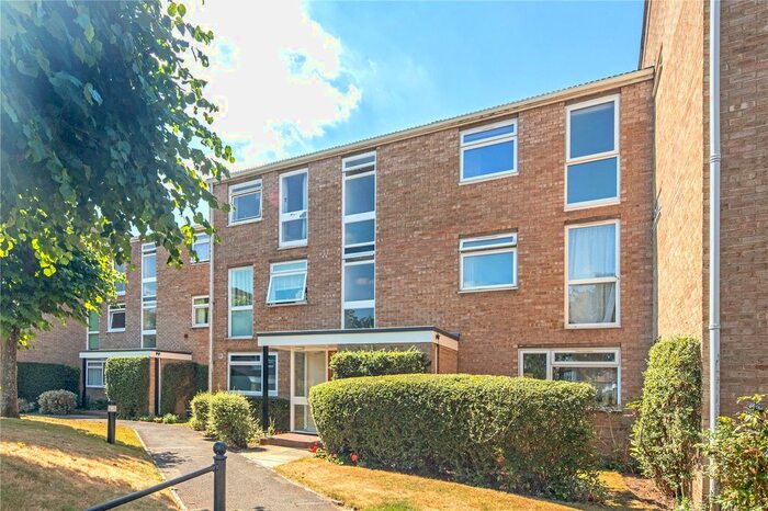 1 Bedroom Flat To Rent In Harrowdene Gardens, Teddington, TW11