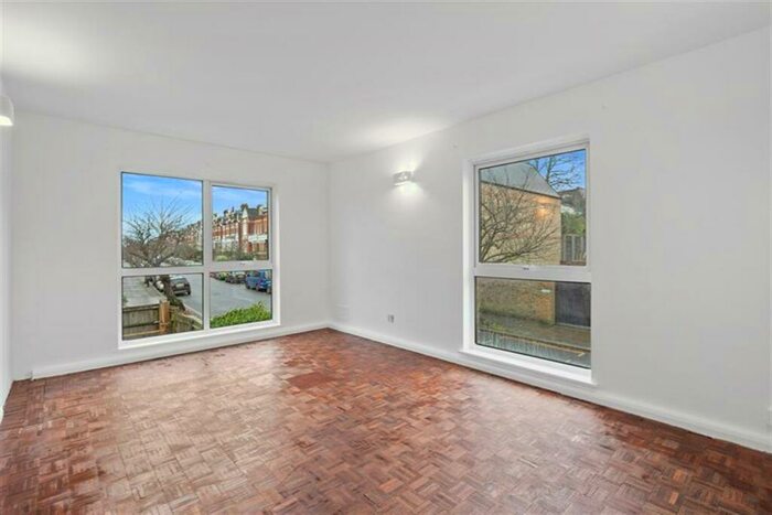 2 Bedroom Flat To Rent In Crouch Hill, London, N8