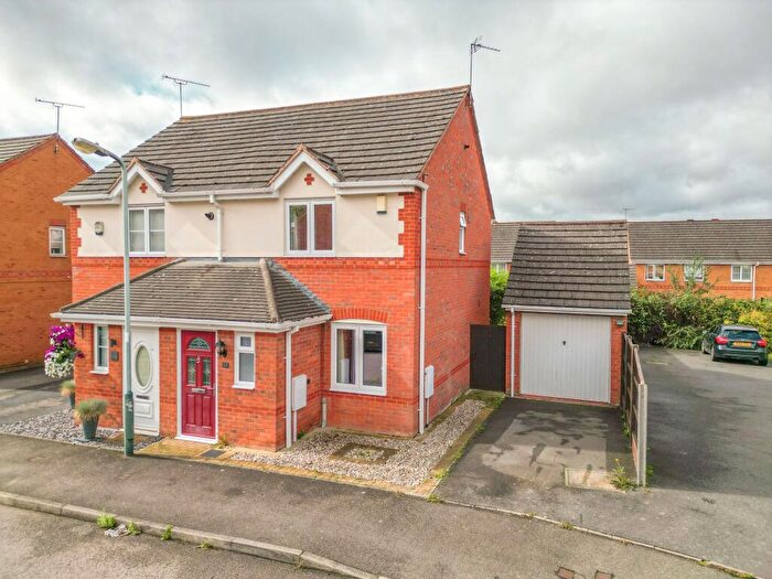 2 Bedroom Semi-Detached House For Sale In Upton Drive, Nuneaton, CV11