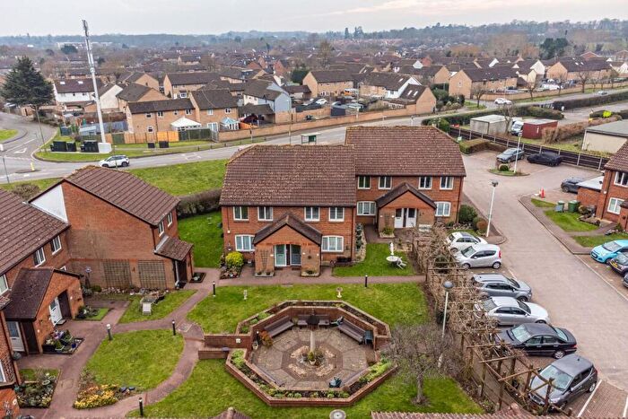 1 Bedroom Maisonette To Rent In Rosedale Way, EN7