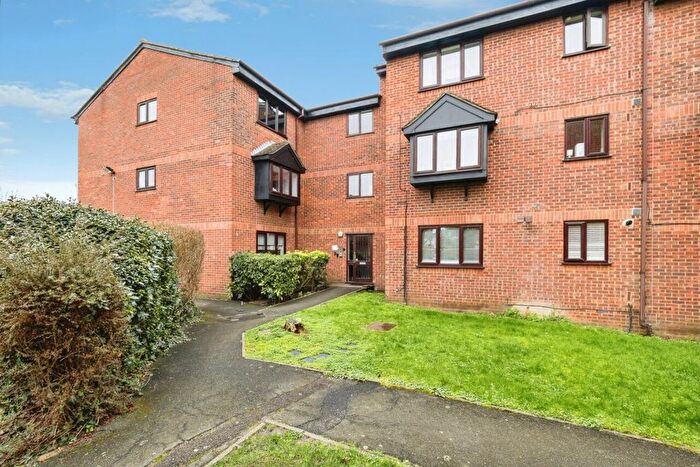 1 Bedroom Flat To Rent In Blacksmith Close, Romford, London, RM6