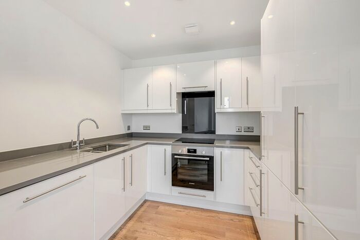 1 Bedroom Flat To Rent In Stylus Place, Hayes, UB3