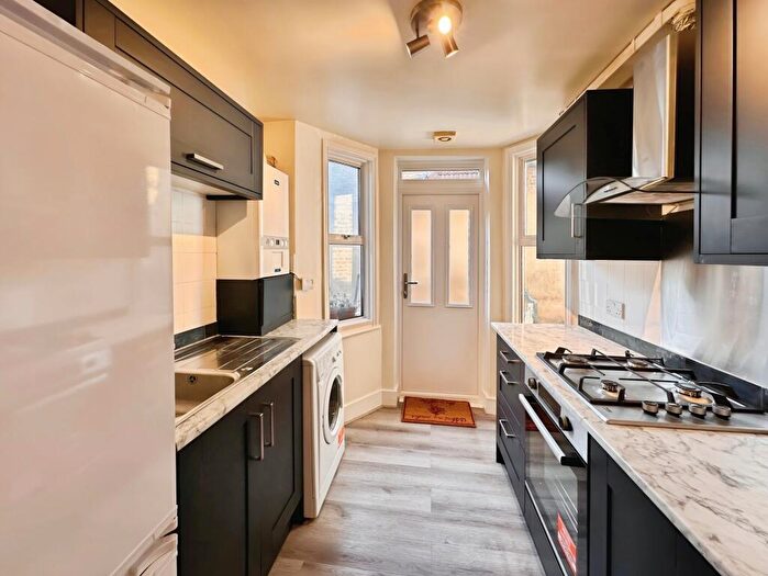 2 Bedroom Apartment To Rent In Church Road, Leyton, E10