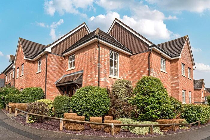 2 Bedroom Apartment For Sale In Rowe Close, Rugby, CV21