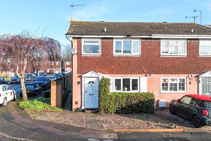 3 Bedroom Semi Detached House For Sale In Wheatfield Close, Maidenhead, Berkshire, SL6