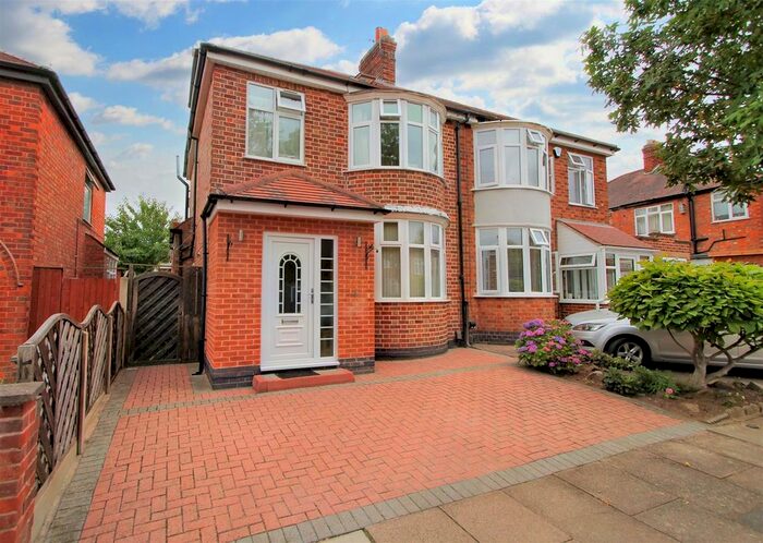 4 Bedroom Semi-Detached House To Rent In St. Annes Drive, Aylestone, Leicester, LE2