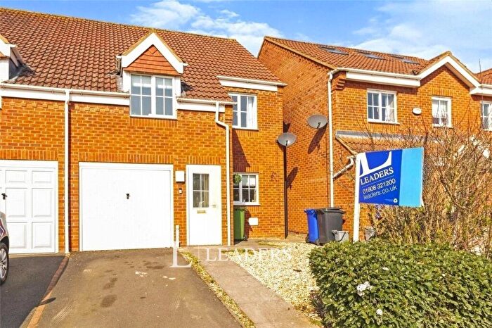 3 Bedroom Semi-Detached House For Sale In Chapmans Drive, Old Stratford, Milton Keynes, MK19