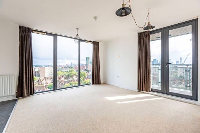 2 Bedroom Flat To Rent In Taylor Place, Bow, London, E3