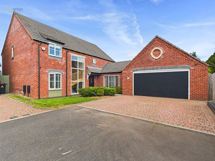 5 Bedroom Detached House For Sale In Paget Rise, Austrey, CV9