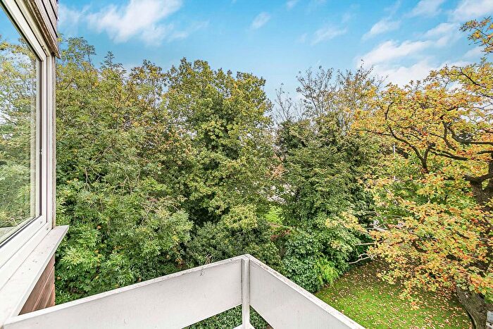 2 Bedroom Flat For Sale In Charnwood, High Road, Buckhurst Hill, IG9