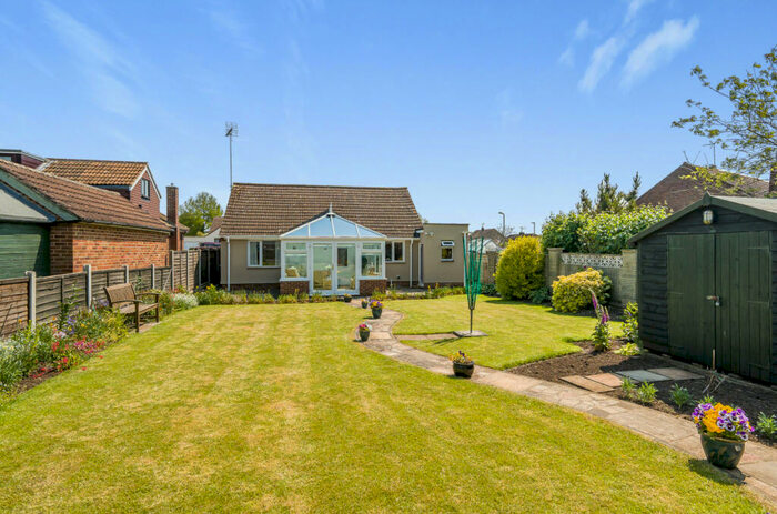 2 Bedroom Bungalow For Sale In Damson Trees, Shrivenham, Swindon, SN6