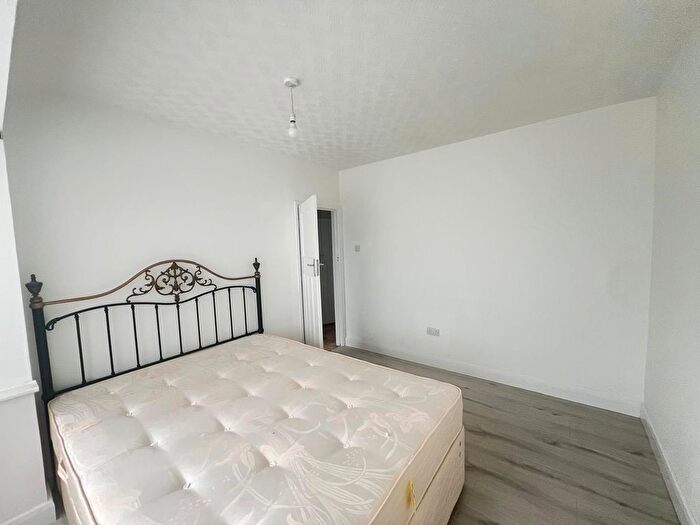 4 Bedroom Semi-Detached House To Rent In George V Way, Greenford, Greater London, UB6