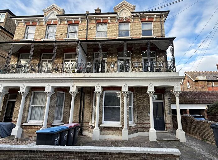 1 Bedroom Flat To Rent In Adrian Square, Westgate, CT8