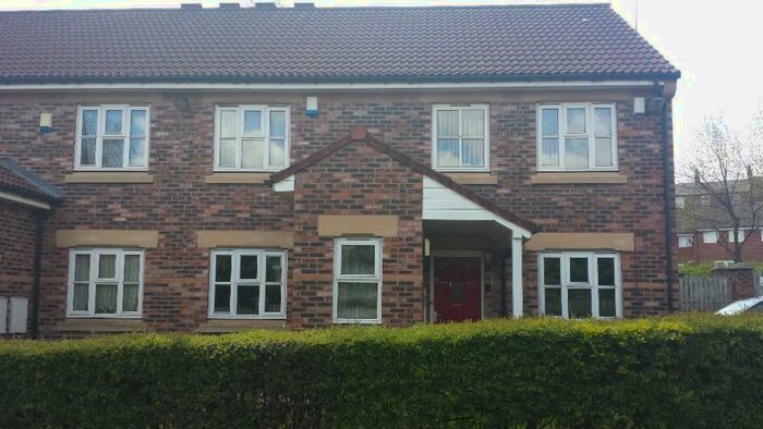 2 Bedroom Ground Flat To Rent In Constance Gardens, Leeds, West Yorkshire, LS7