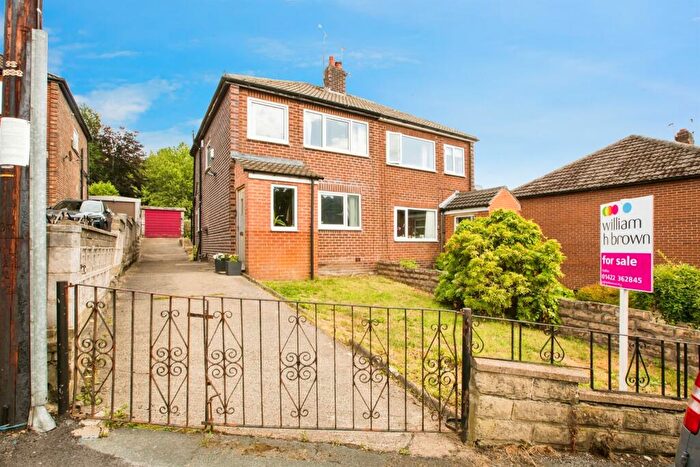 3 Bedroom Semi-Detached House For Sale In Dyer Lane, Halifax, HX3