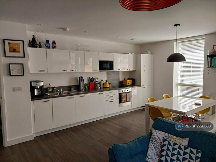 2 Bedroom Flat To Rent In Adenmore Road, London, SE6