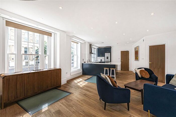 3 Bedroom Flat To Rent In Sekforde Street, London, EC1R