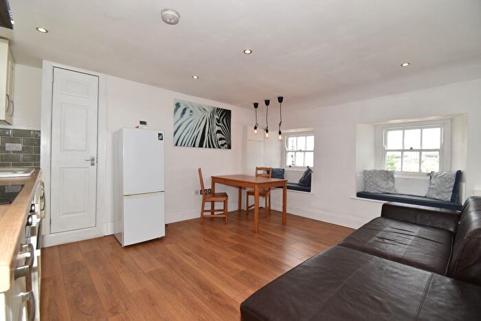 2 Bedroom Flat To Rent In The Terrace, Higher Market Street, Penryn, TR10