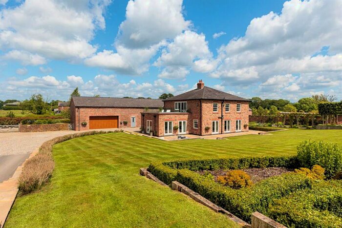 7 Bedroom Detached House For Sale In Irons Lane, Great Barrow, CH3